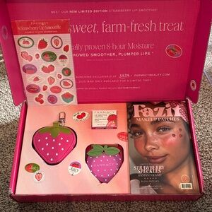 Farmacy Strawberry Lip Smoothie Set - Red and Pink